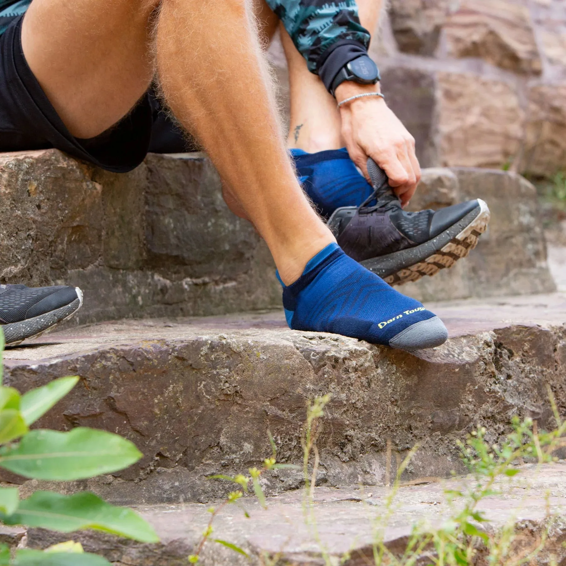 Darn Tough Men's No Show Tab No Cushion Ultra-Lightweight Running Socks