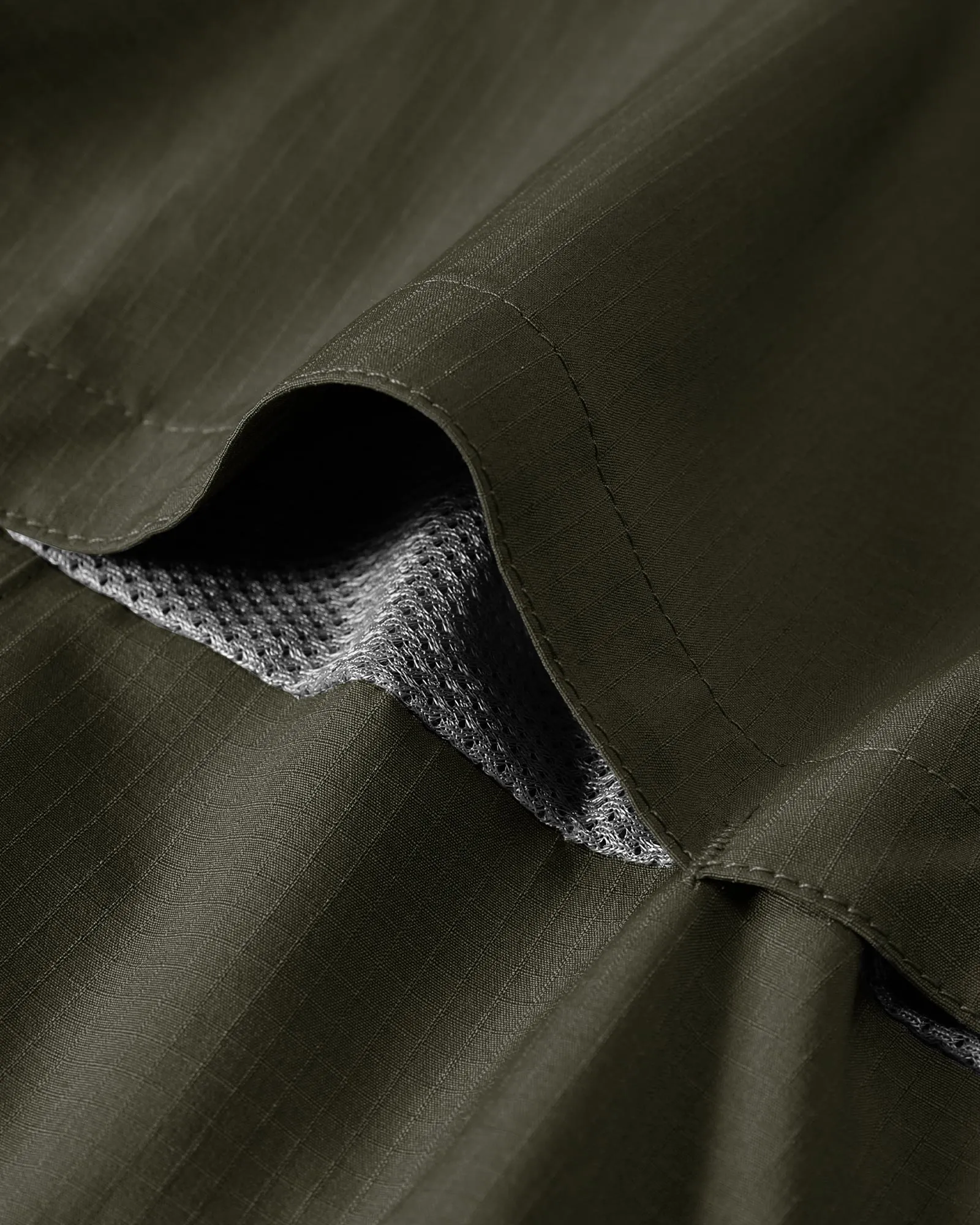 Men's 2 Zip Pockets UPF 50  Breathable Mesh Lined Vents Adjustable Sleeve Shirt