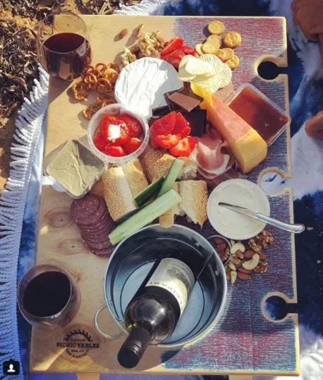Summer Picnic Table - Banquet